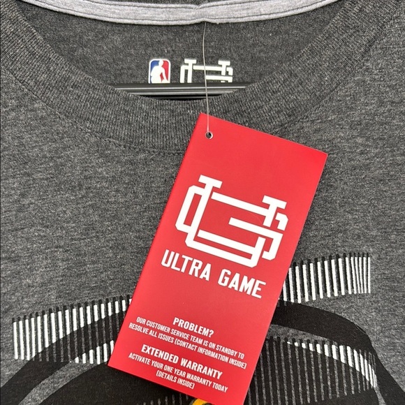 Gray Crew Neck Tee with Vertical Golden Star WARRIORS Graphic size M - Picture 3 of 6